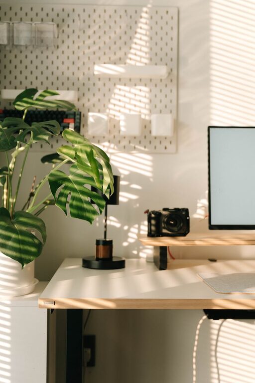 How to Create a Relaxing Home Workspace for Better Focus